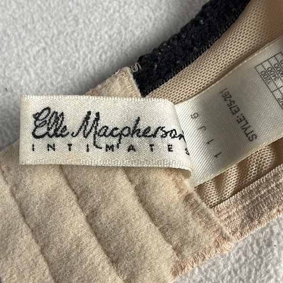 Elle Macpherson Lace Bra Underwire Size 34DD - Picture 5 of 7
